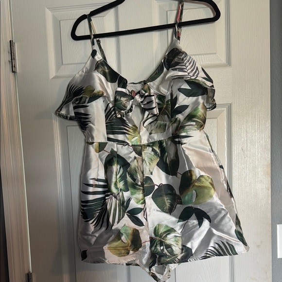 Preowned Fashion Nova Tropical Leaf Print Romper - Green and White - Picture 1 of 5